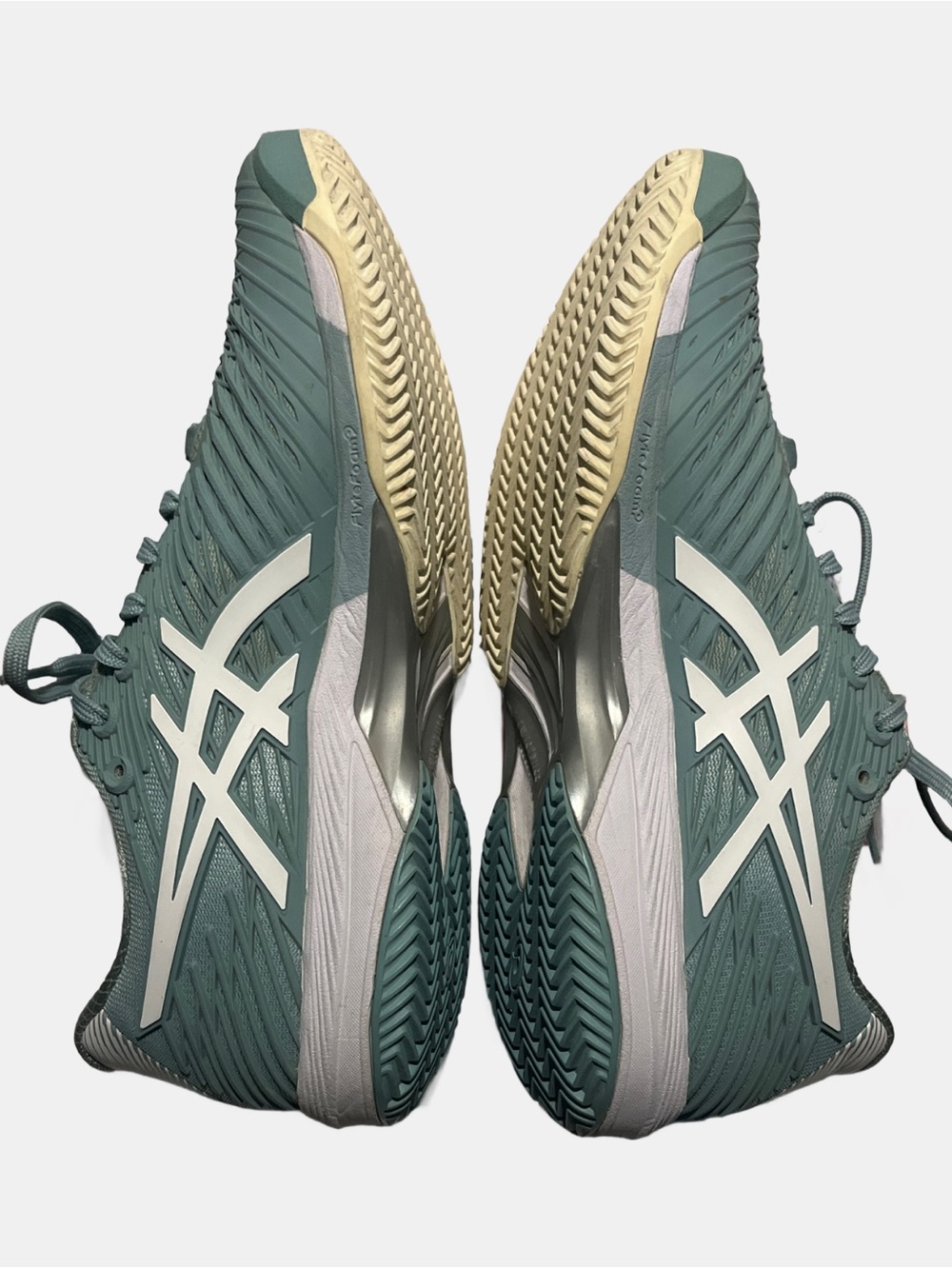 ASICS Women's Solution Speed FF 2 tennis shoes light blue / Turquoise Size 8